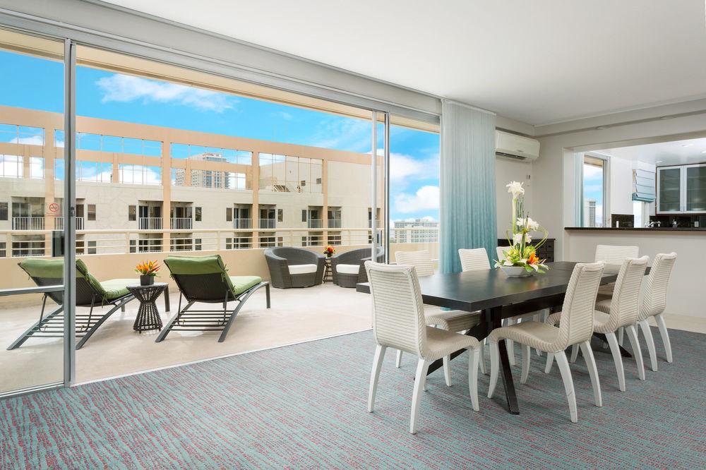 Courtyard By Marriott Waikiki Beach Гонолулу Экстерьер фото