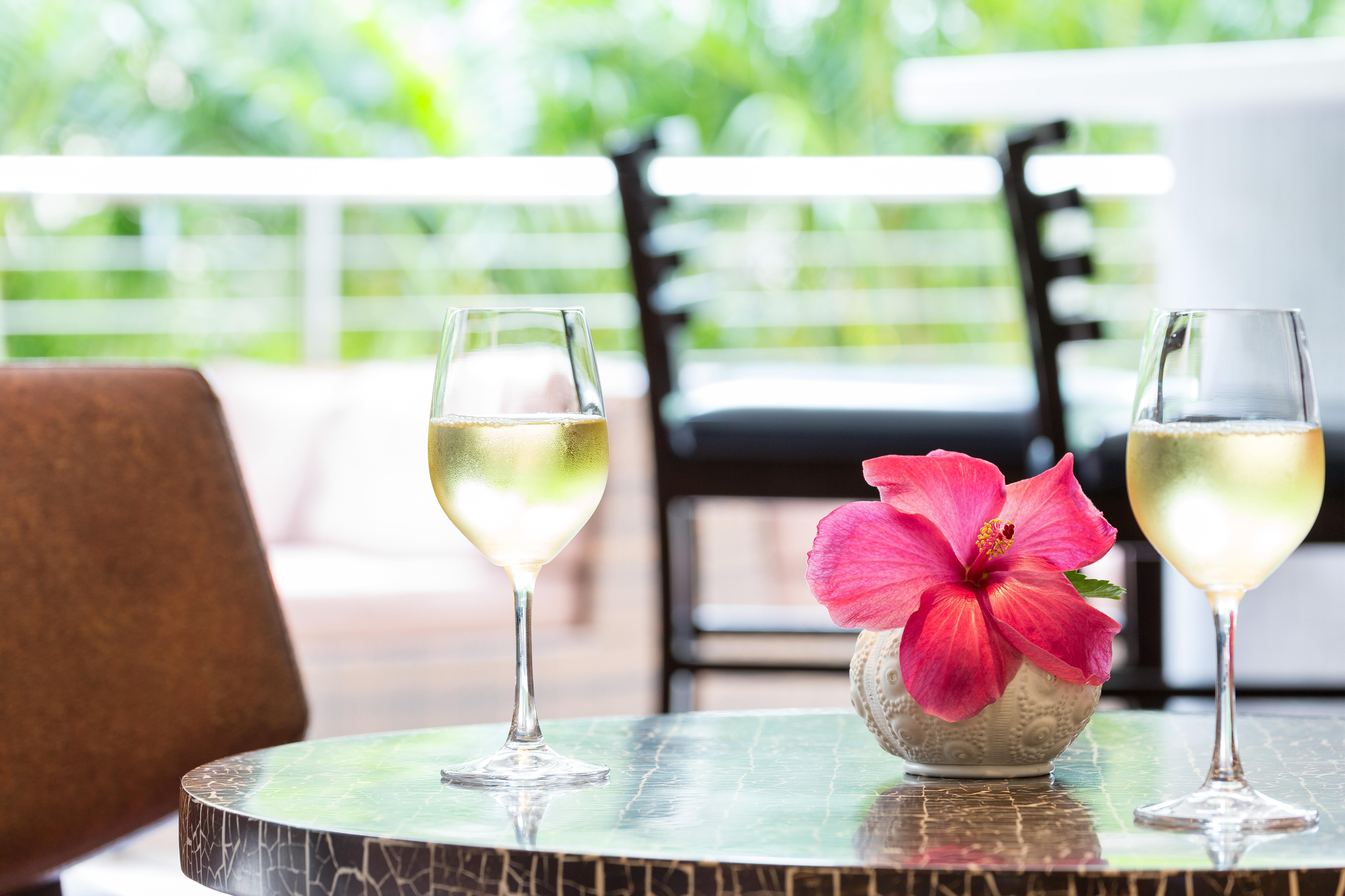 Courtyard By Marriott Waikiki Beach Гонолулу Экстерьер фото