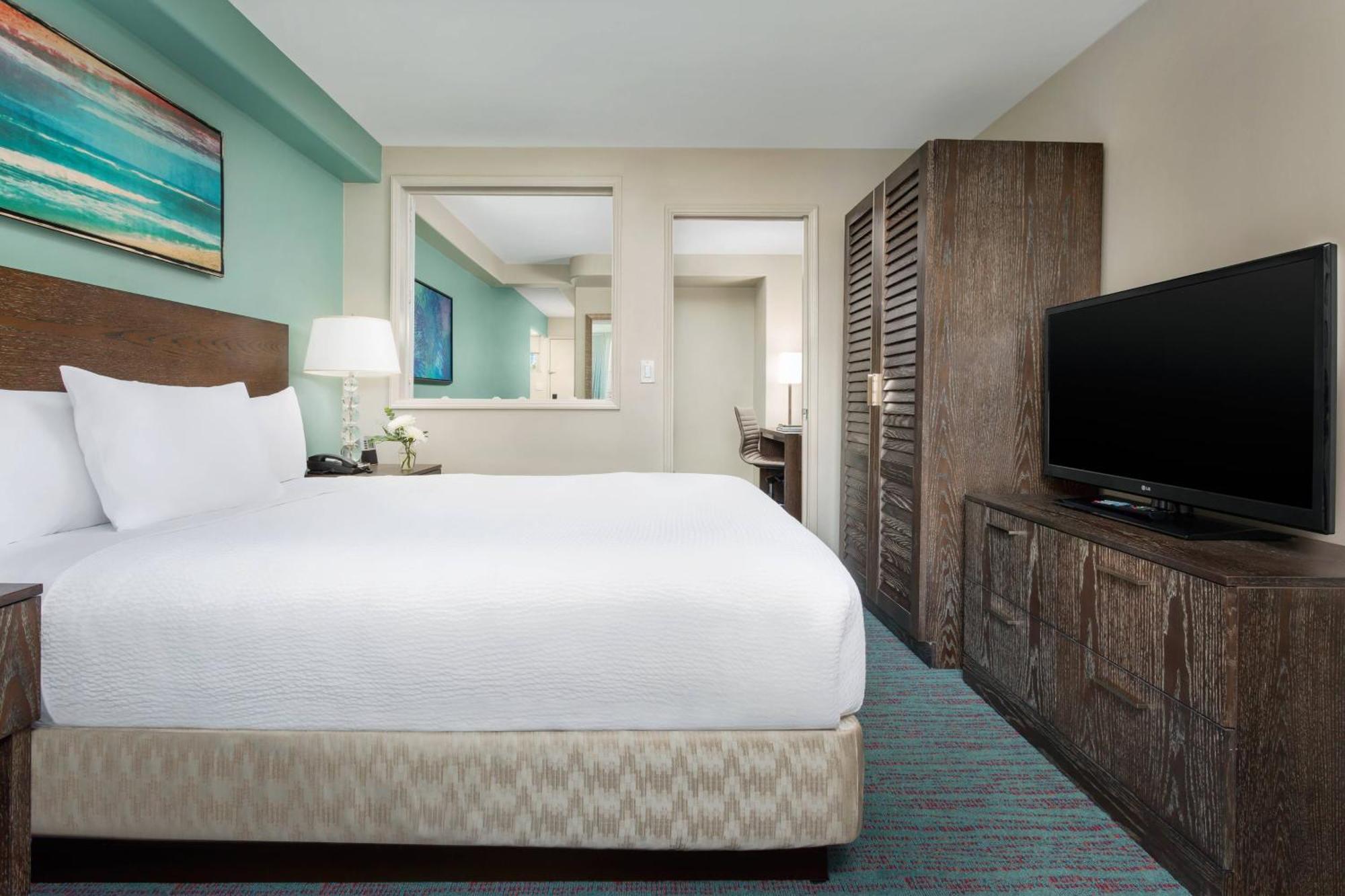 Courtyard By Marriott Waikiki Beach Гонолулу Экстерьер фото